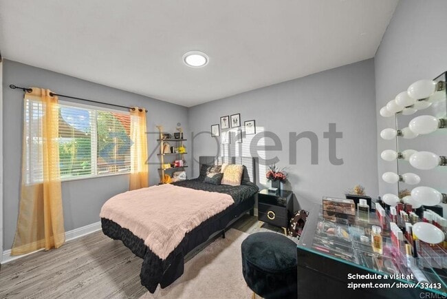 Foto del edificio - 2203 E 11th St