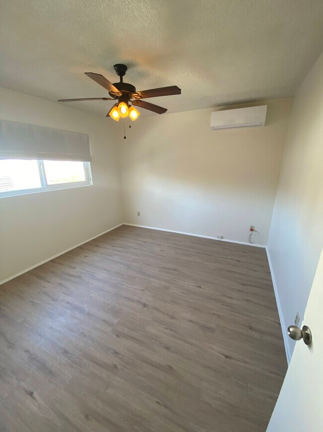 Foto del edificio - 2225 Branden St