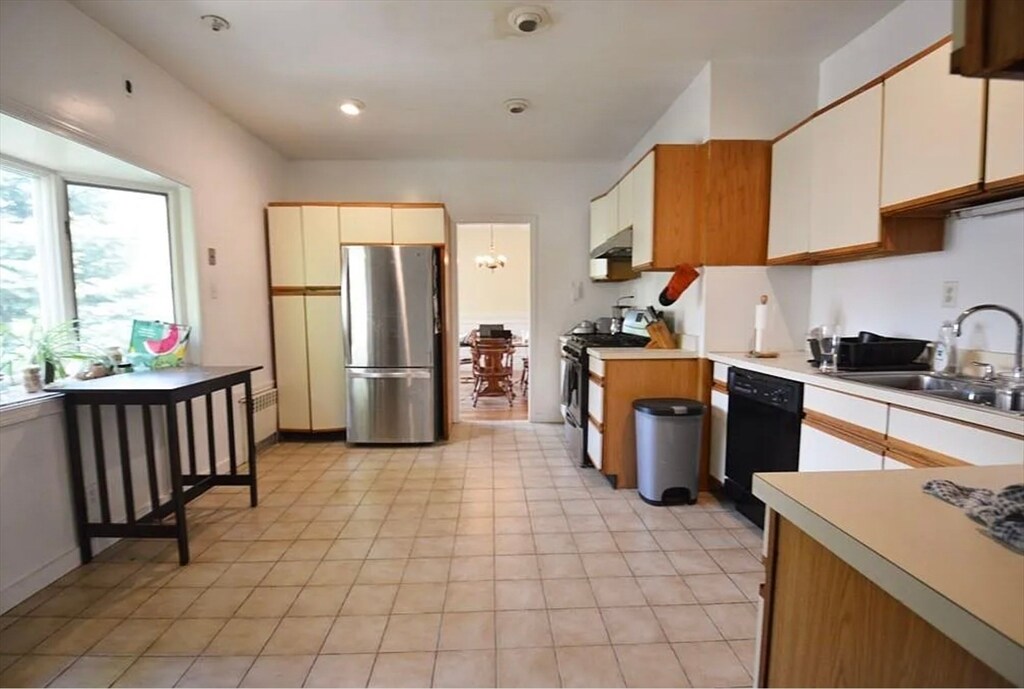 Foto principal - 244 Winchester St