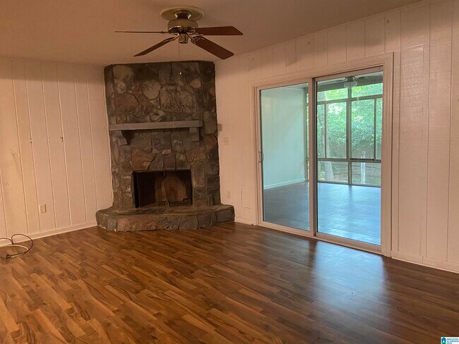 Foto del edificio - 205 Old Rocky Ridge Ln