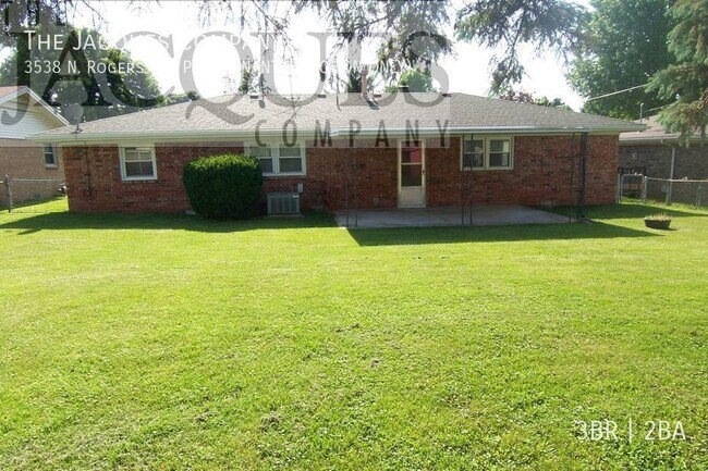 Foto del edificio - 3538 N Rogers Ave