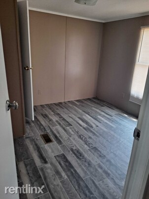 Foto del edificio - 1502 Cloverleaf Rd