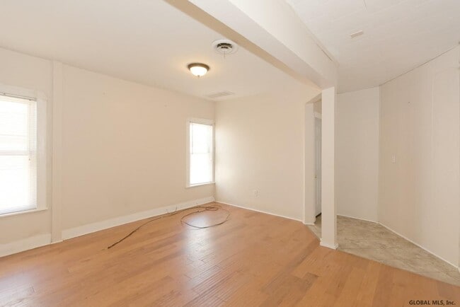 Building Photo - 145 Mohawk Ave