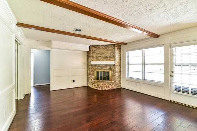Building Photo - 11715 Parkriver Dr