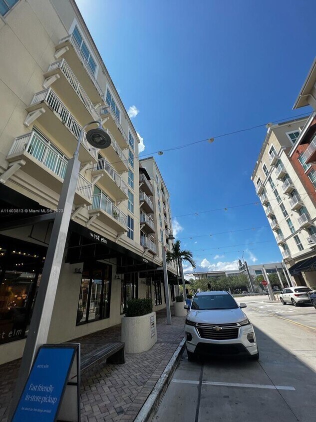 7270 N Kendall Dr Unit B404, Miami, FL 33156 Condo for Rent in Miami