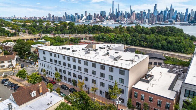 Foto del edificio - 550 Gregory Ave
