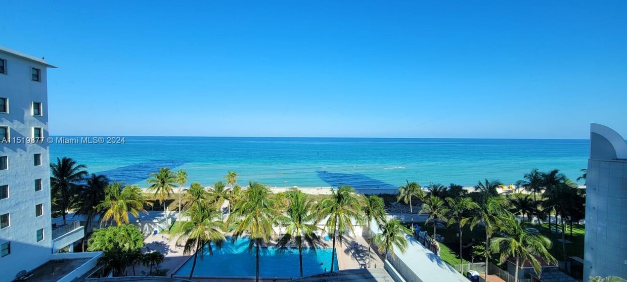 Foto principal - 6345 Collins Ave