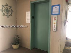 Foto del edificio - 645 NE 121st St