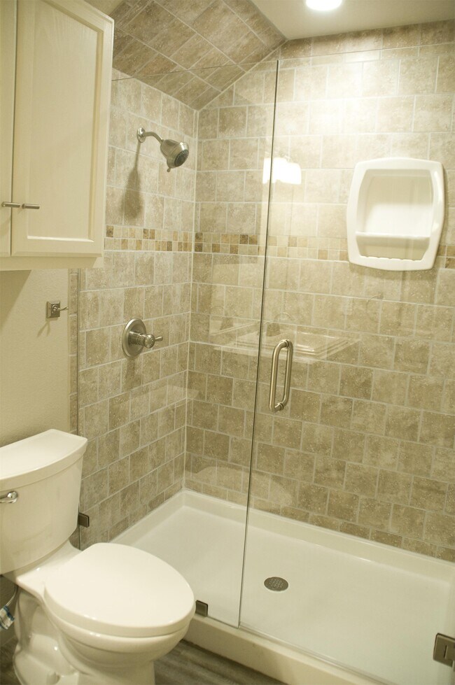 Foto del edificio - 107 N Linda Ln