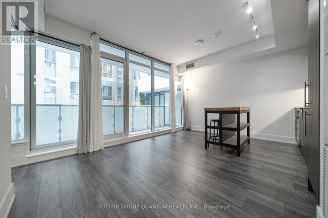 Building Photo - 403 Church St