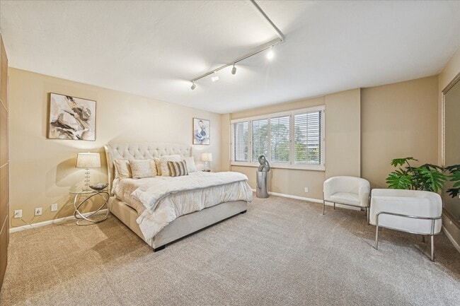 Foto del edificio - 49 Briar Hollow Ln