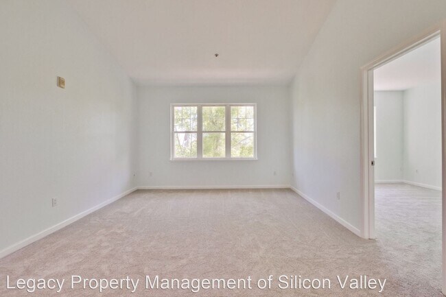 Building Photo - 2 br, 2 bath House - 453 East O'Keefe St. ...