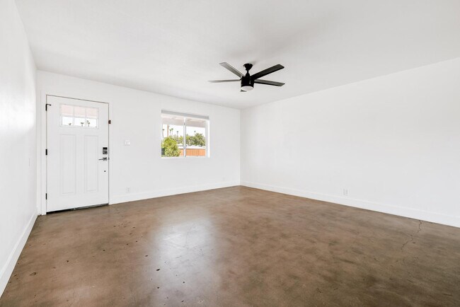 Foto del edificio - 1303 W 9th St