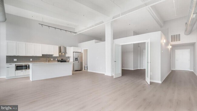 Building Photo - 444 N 4th St