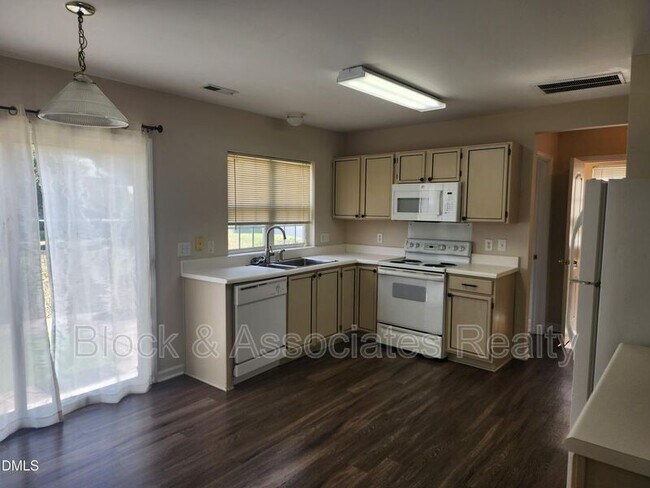 Foto del edificio - 4820 Loganshire Ln