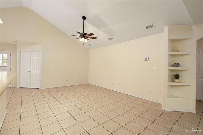 Foto del edificio - 4921 N 47th St