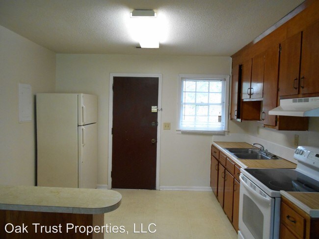 Building Photo - 2 br, 1 bath House - 6904 S. Kenwood Drive