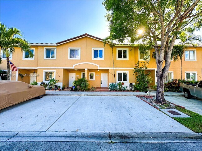 Building Photo - 17272 SW 139th Ct
