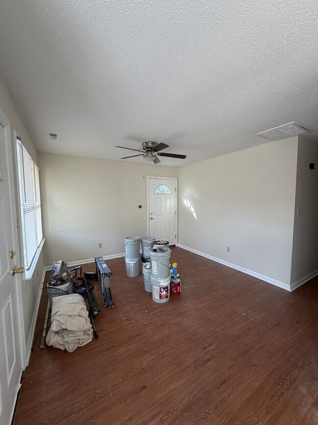 Building Photo - 1610 Dillahunt St