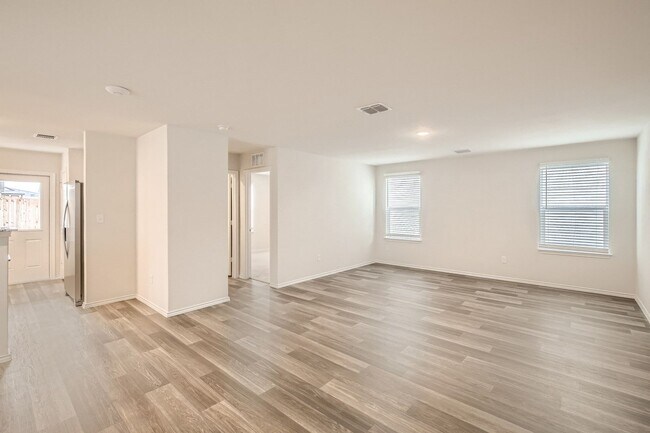 Foto del edificio - 4 bedroom- 8 miles from Randolph Air Force...