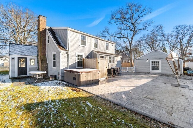 Building Photo - 32 Woodside Ave