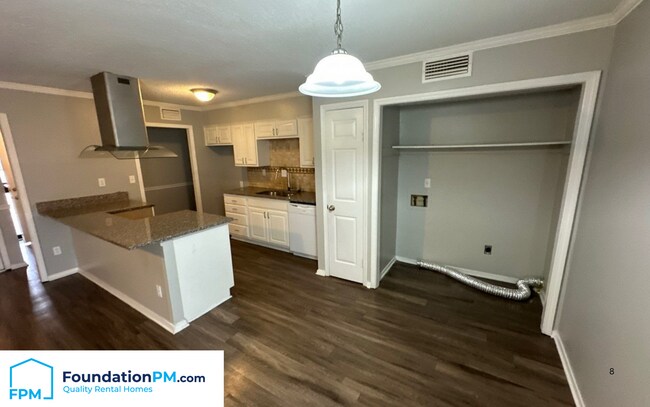 Building Photo - 3977 Lacewood Dr