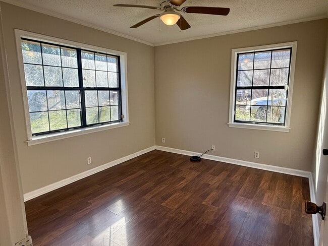 Foto del edificio - 155 N Columbia St