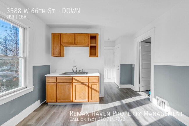 Foto del edificio - 3588 W66th St DN, Cleveland- Spacious 2 be...