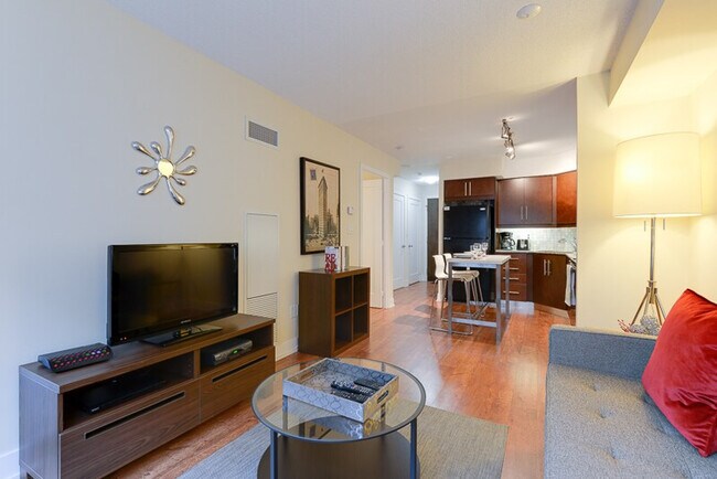 Photo du bâtiment - 325 Front St W