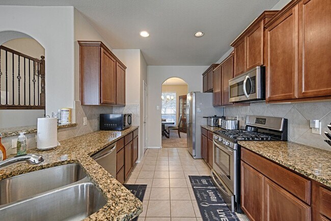 Building Photo - 3522 Van Zandt Rd