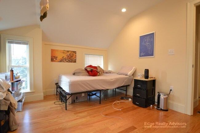 Building Photo - 1 Griggs Pl