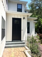 Building Photo - 6 Linda Vista