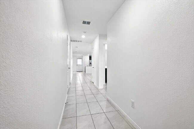 Foto del edificio - 1-story, 3 Bedrooms, 2 Bathrooms. Master's...