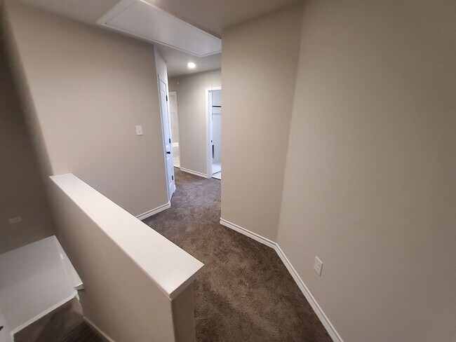 Building Photo - 6310 Luglio Lane #104, San Antonio, TX 78233