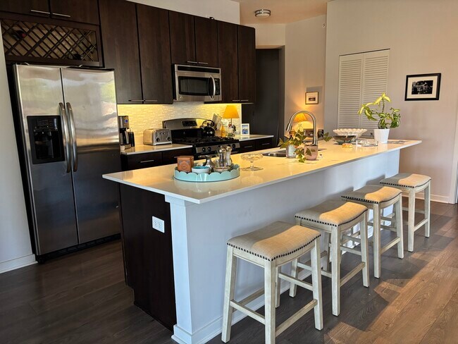 Foto del edificio - 1720 Central St