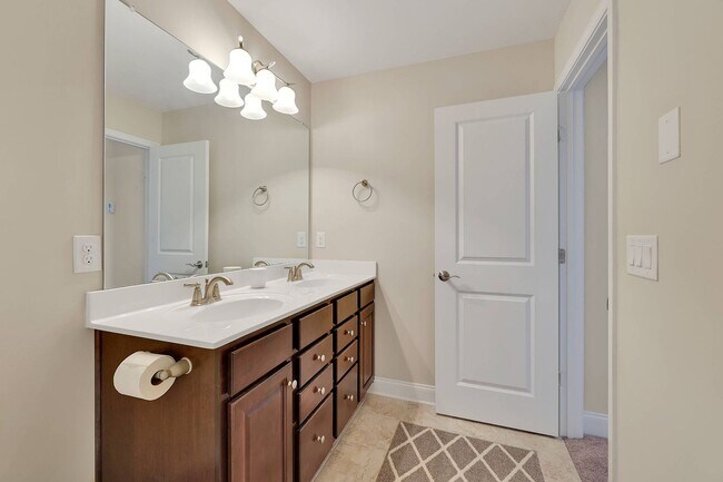 Foto del edificio - Sparkling clean 4 bedroom home in Spring H...