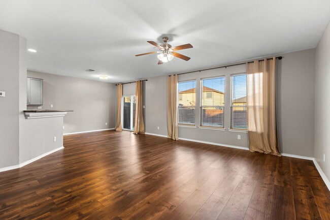 Foto del edificio - 4342 Safe Hbr