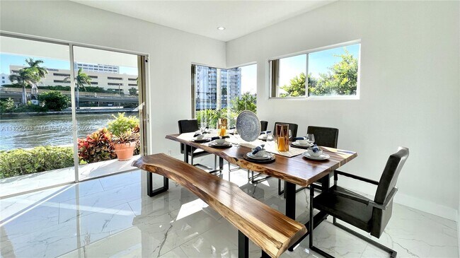 Foto del edificio - 703 Harrison St