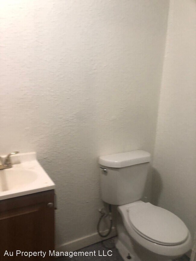 Foto del edificio - 1 br, 1 bath House - 2603 S TYLER ST REAR
