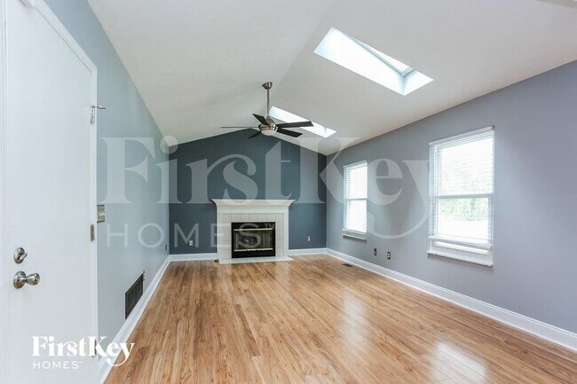 Foto del edificio - 4405 Hidden St