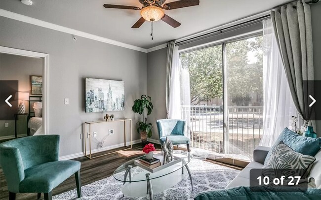 Living room - 339 Las Colinas Blvd E