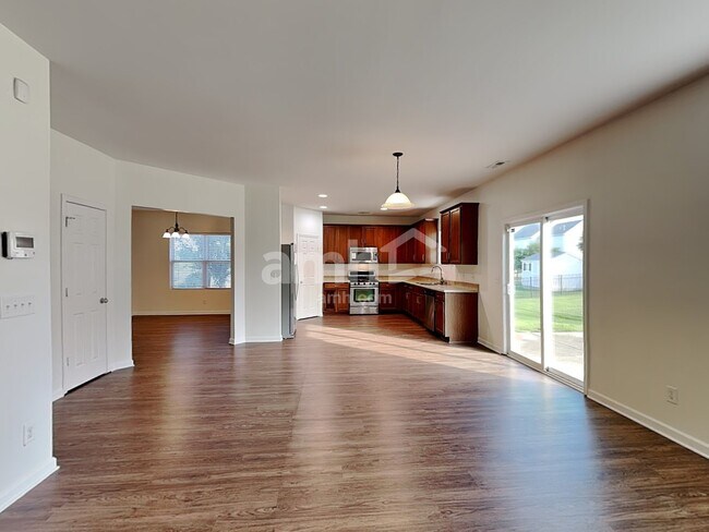 Foto del edificio - 3011 Gray Farm Rd