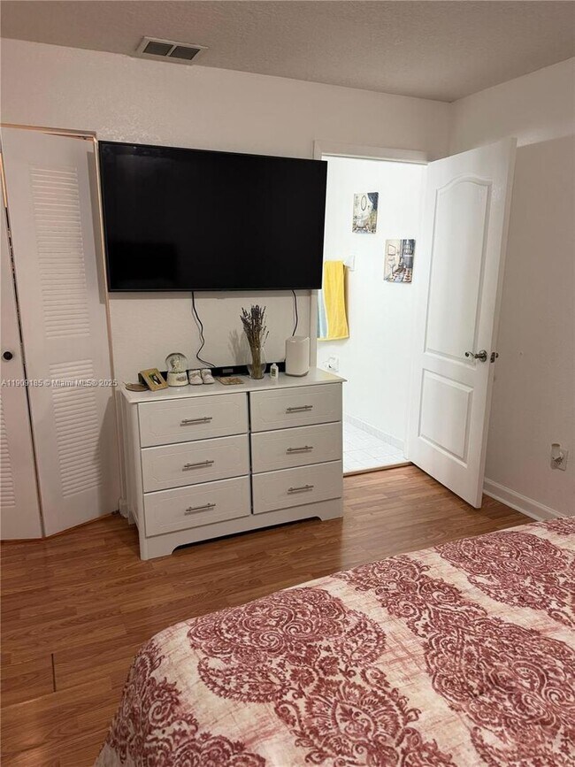 Foto del edificio - 17242 NW 73rd Ave