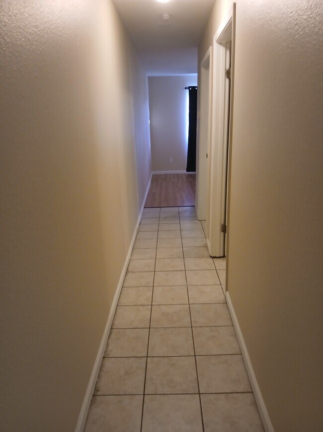 Foto del edificio - 510 S Poplar St