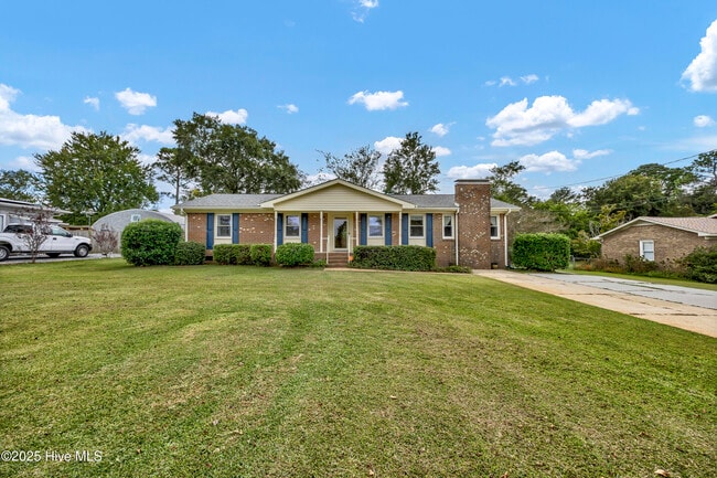 Building Photo - 313 Monterey Dr