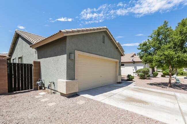 Building Photo - 15925 W Calavar Rd