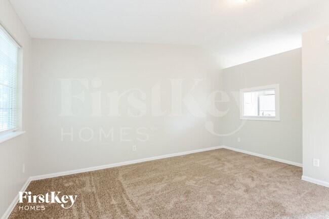 Foto del edificio - 12 Country Wood Ln