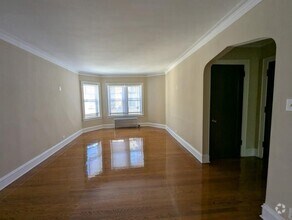 Building Photo - 6703 N Greenview Ave