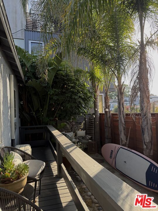 Foto del edificio - 830 Brooks Ave