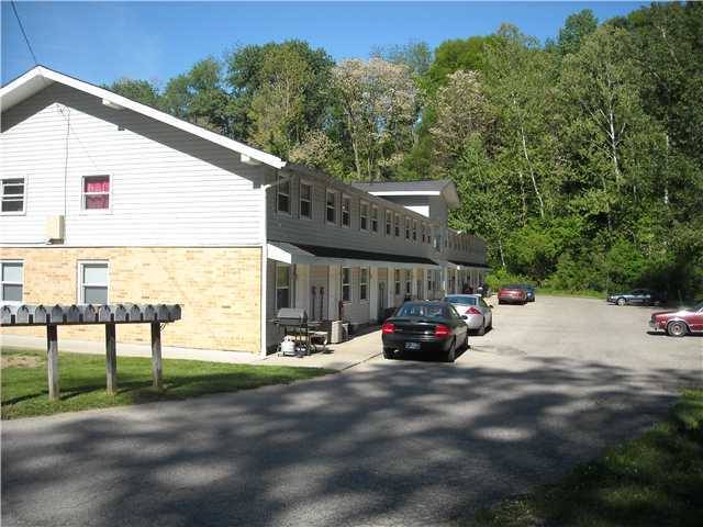 Building Photo - 860 N Lincoln St